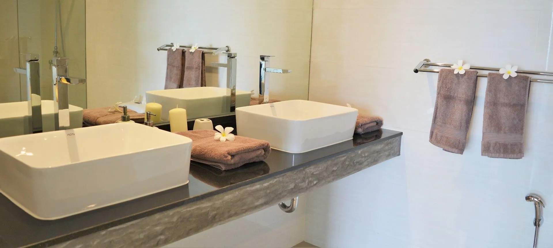 Coconut Bay Club Suite 201 Ko Lanta Hotel